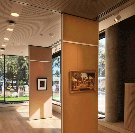 Modular walls Picture hanging systems Art Galleries